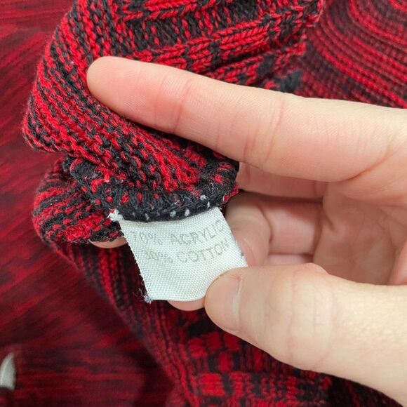 Unisex Espina Collection Crew Neck Sweater in Burgundy - Picture 8 of 9